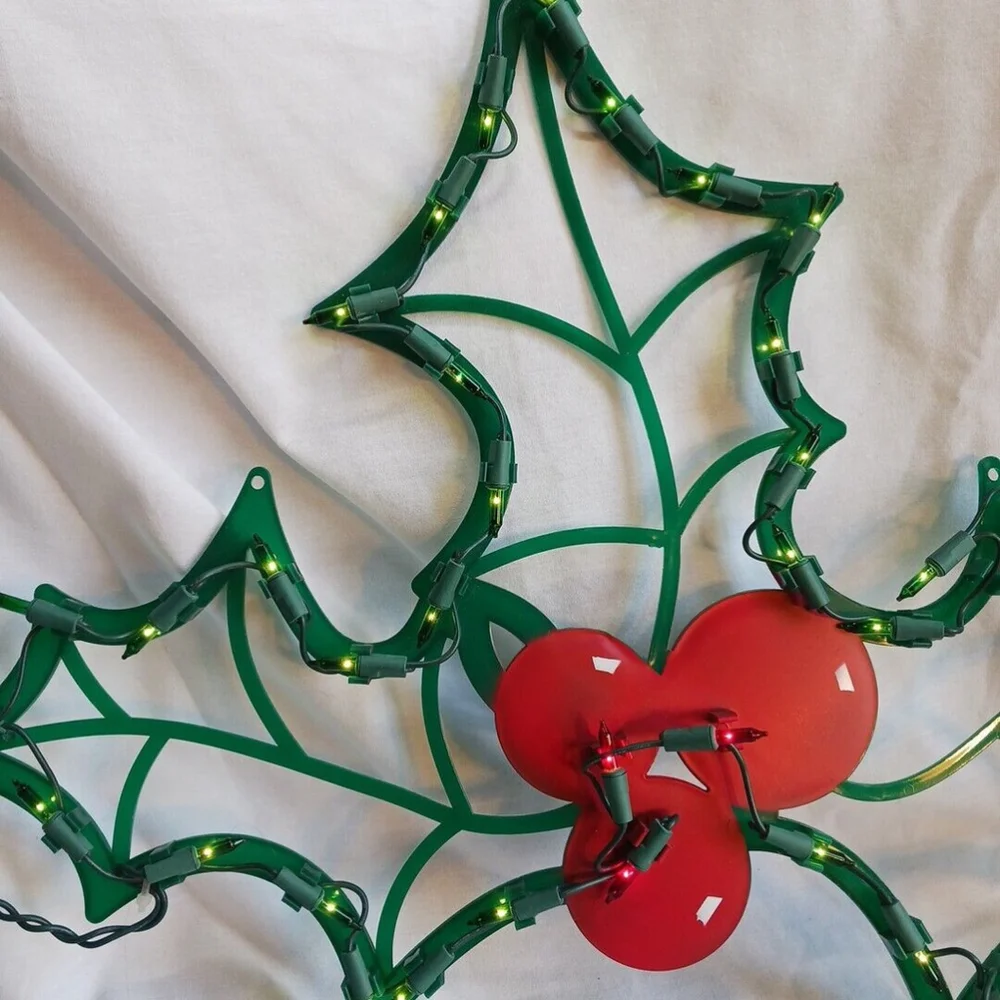Vintage Christmas Holly Lighted Holiday Decor